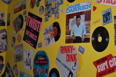 This image caption will be long enough that it extends to multiple lines