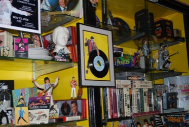 This image caption will be long enough that it extends to multiple lines